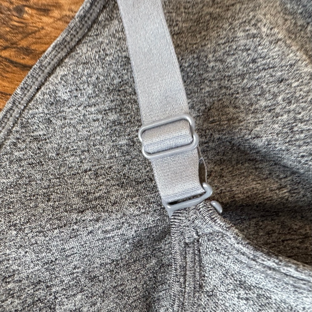 Puma Seamless Sports Bra Gray Size Large Medium Support Adjustable Straps - Picture 3 of 4
